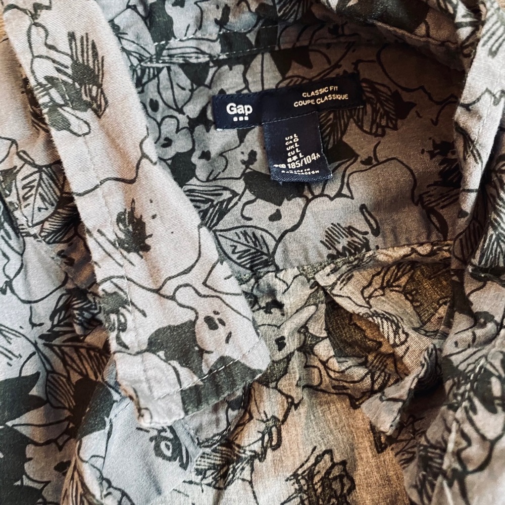 GAP MODERN FLORAL DRESS SHIRT